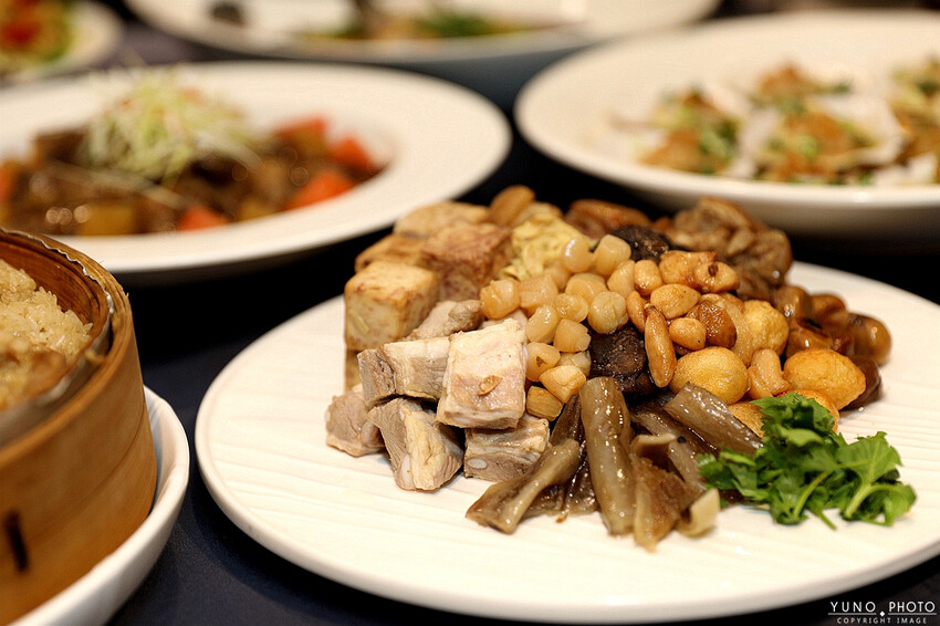 台中市東區天圓好料上桌！2023-2024春酒尾牙不能錯過的精緻美饌奢｜台中天圓地方婚宴會館