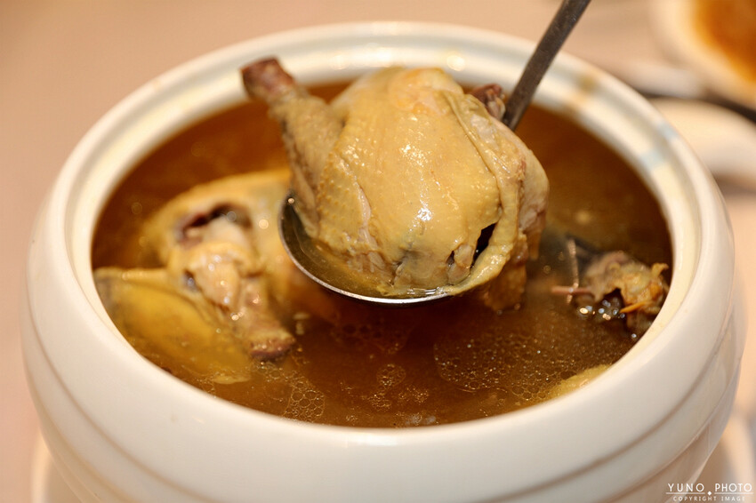 台中市東區天圓好料上桌！2023-2024春酒尾牙不能錯過的精緻美饌奢｜台中天圓地方婚宴會館