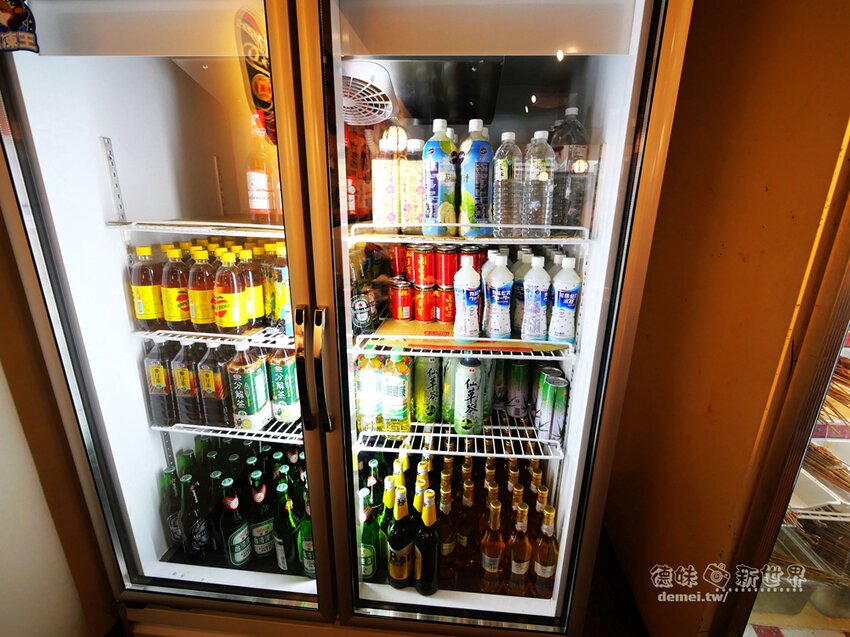 桃園市中壢區美食推薦【串味江湖】近機捷A21環北站│道地四川成都麻辣家鄉味│葷素均一價$10元│一手一根來吃串串 - 德妹看新世界