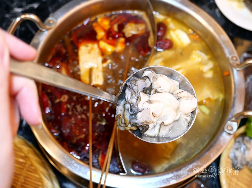 桃園市中壢區美食推薦【串味江湖】近機捷A21環北站│道地四川成都麻辣家鄉味│葷素均一價$10元│一手一根來吃串串 - 德妹看新世界