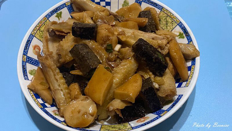 周媽媽鹹水雞~食材新鮮價格實惠每每經過必掏荷包滿足口腹之慾 @Bernice的隨手筆記