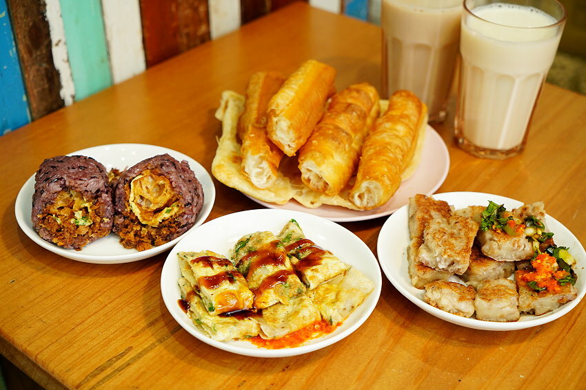 【苗栗銅鑼】天光豆漿．老宅文青風的手作早餐!芋頭糕、紫米飯糰推薦!