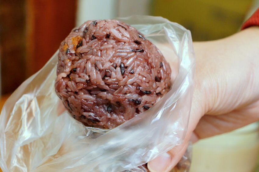 【苗栗銅鑼】天光豆漿．老宅文青風的手作早餐!芋頭糕、紫米飯糰推薦!