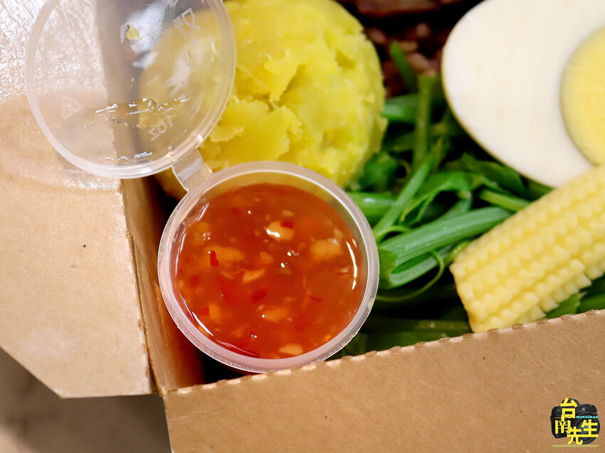 台南健康餐／線上點餐預約制／沒預訂吃不到／地點超隱密藏身小巷二樓內／沒有在地人帶路找不到／營養均衡控制熱量