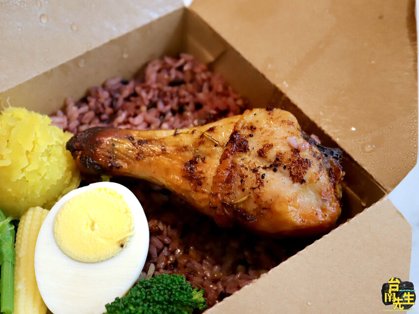 台南健康餐／線上點餐預約制／沒預訂吃不到／地點超隱密藏身小巷二樓內／沒有在地人帶路找不到／營養均衡控制熱量