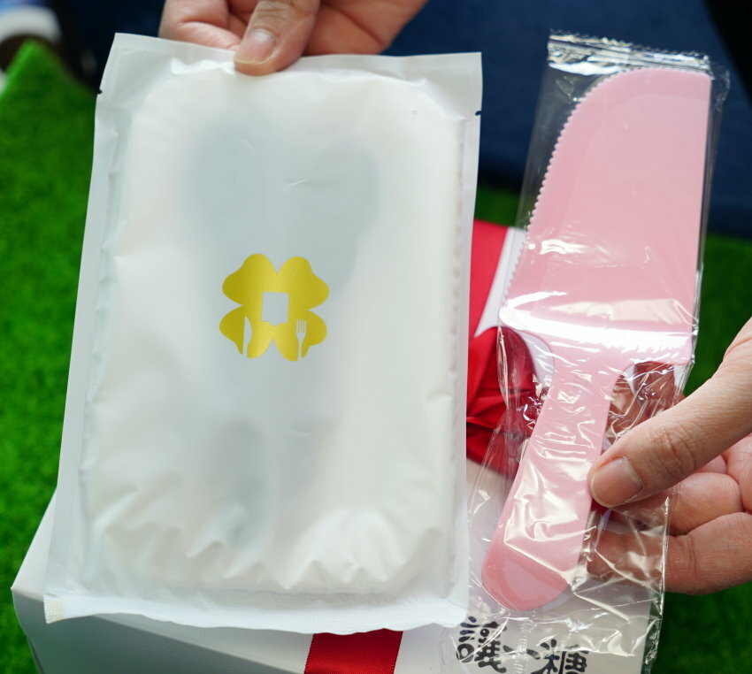 【台中美食】讓一糖蛋糕專賣店．只賣一種檸檬蛋糕，軟綿滑順又涮嘴!