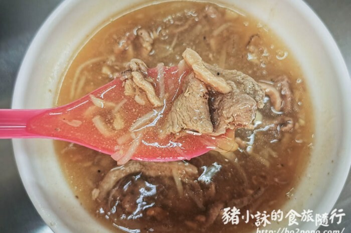 高雄。岡山》貳貓咖啡。有可愛貓咪出沒的復古咖啡廳(不一定看的到)