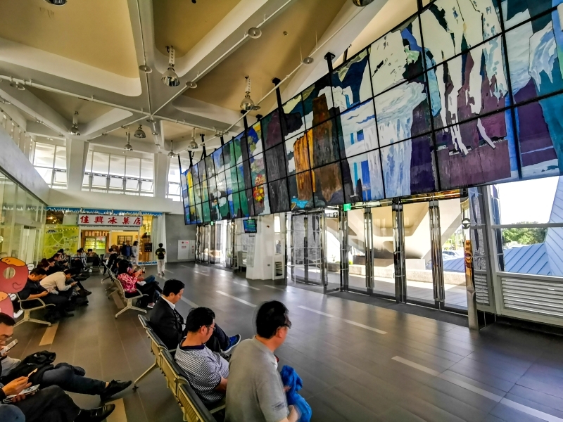 跳躍的宅男 - [花蓮美食]不用出火車站也能喝到佳興檸檬汁 新城太魯閣火車站-佳興冰菓室分店