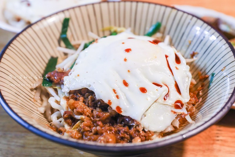 973花蓮縣吉安鄉花蓮縣吉安鄉慶豐十街195號,吉安美食慶豐麵店,宮前西村之家,宮前西村之家菜單,花蓮旅遊,花蓮滷肉飯,花蓮美食,花蓮西村的家菜單,西村的家,西村的家大滷麵,西村的家推薦,西村的家素食 @陳小可的吃喝玩樂