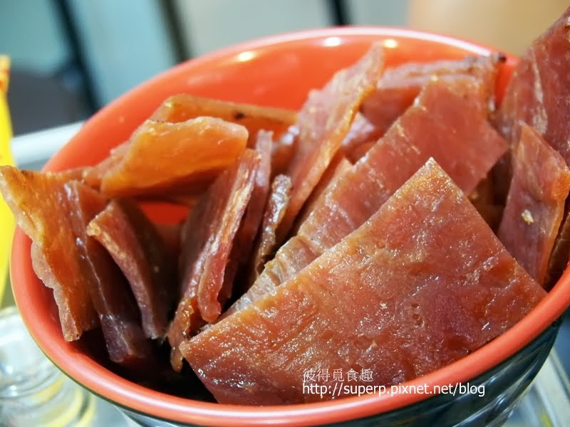 [小攤食記]西湖市場的珍香肉品：一吃上癮的杏仁脆肉片