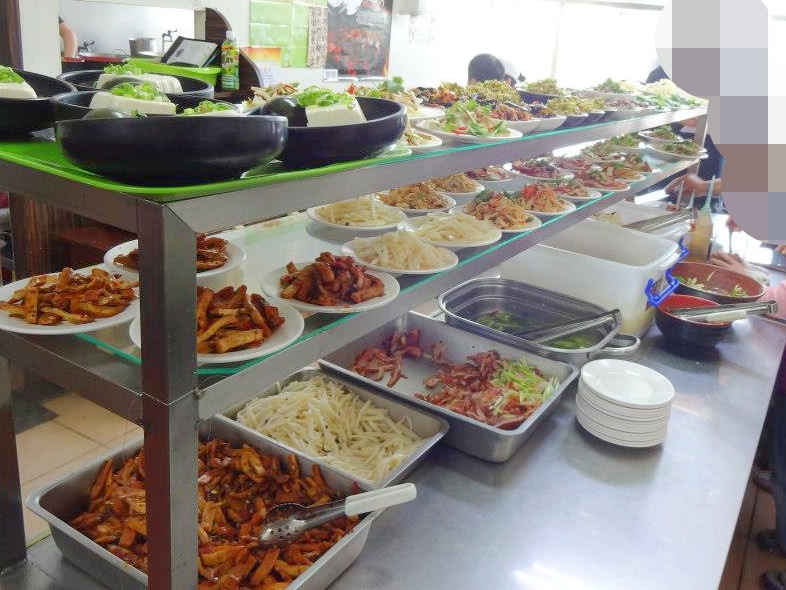 宜蘭最好吃牛肉麵!老眷村川味牛肉麵現做刀削麵,前總統馬英九也來吃過。