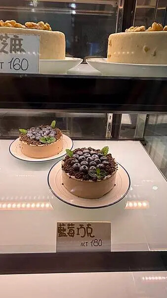 IMG_1054.jpg IMG_1054.jpg