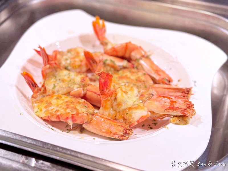 宜蘭吃到飽！蘭城百匯自助餐廳3.5小時吃到飽，帝王蟹、天使紅蝦、烤鴨無限吃。