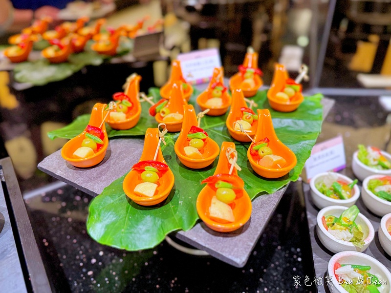 宜蘭吃到飽！蘭城百匯自助餐廳3.5小時吃到飽，帝王蟹、天使紅蝦、烤鴨無限吃。