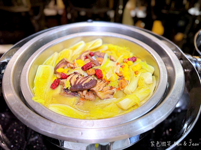 宜蘭吃到飽！蘭城百匯自助餐廳3.5小時吃到飽，帝王蟹、天使紅蝦、烤鴨無限吃。