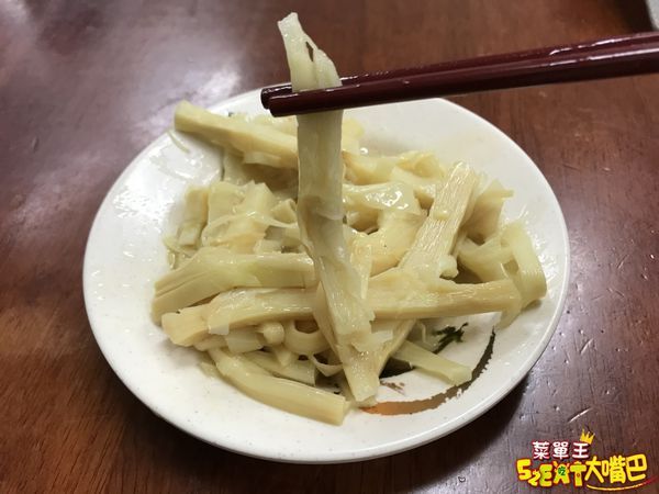宜蘭市美食肉羹》傳承蒜味肉羹菜單價位大公開！在地人的老口味特色肉羹～推薦蒜味肉羹、肉羹麵、肉羹米粉。