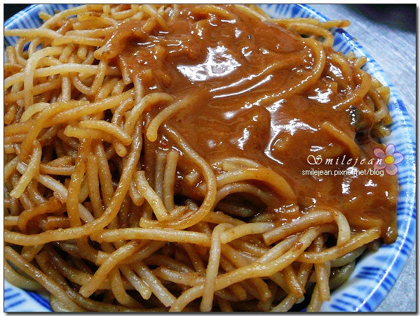 宜蘭百年老店!正雄小吃部必點米粉炒,傳承三代古早味黑白切 炒燻鴨。