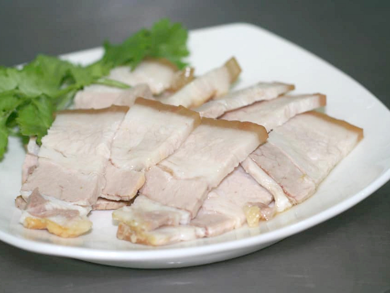 宜蘭百年老店!正雄小吃部必點米粉炒,傳承三代古早味黑白切 炒燻鴨。