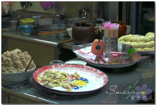 宜蘭麻醬麵首選!北館市場一香飲食店,手工餛飩與炸醬麵一吃難忘。