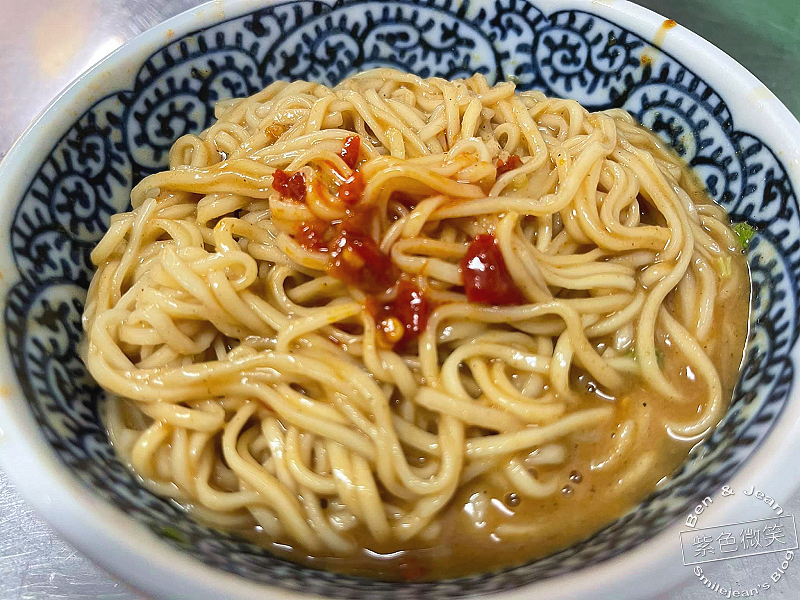 宜蘭麻醬麵首選!北館市場一香飲食店,手工餛飩與炸醬麵一吃難忘。