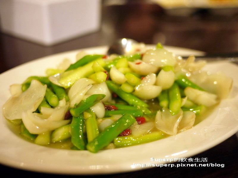 [餐廳食記]台北東區的何首烏皇帝雞之滋補好雞湯