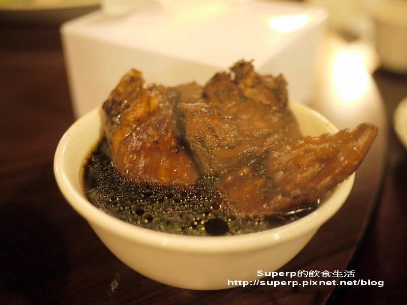 [餐廳食記]台北東區的何首烏皇帝雞之滋補好雞湯