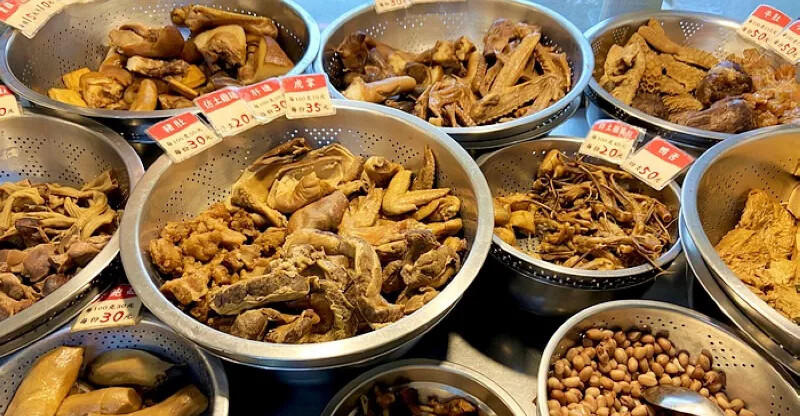 宜蘭縣礁溪鄉義眾魚羹之家》特色鯊魚羹飄香八十年  黃金蛋、香菜卷 也很推薦