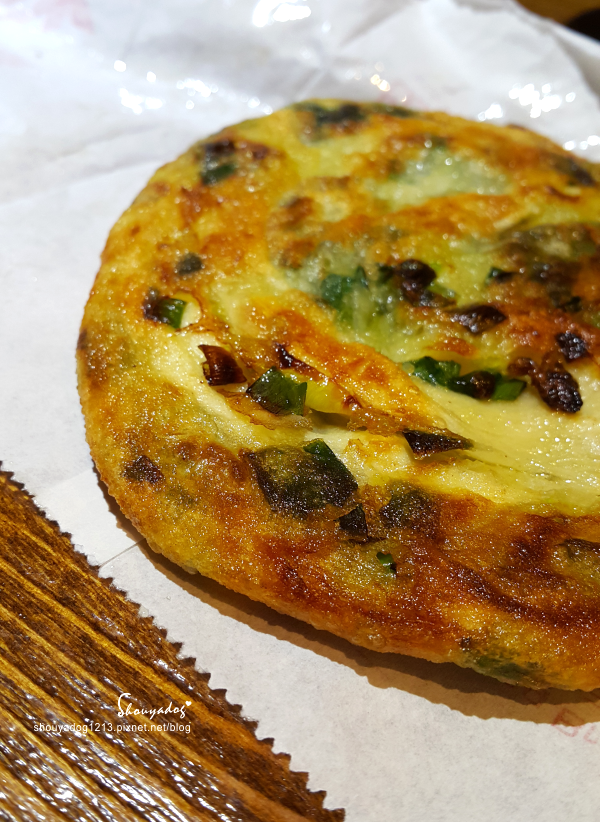 義豐蔥油派:【傳統小吃】好吃的民生豆花X義豐蔥油派 兩款小吃一次滿足