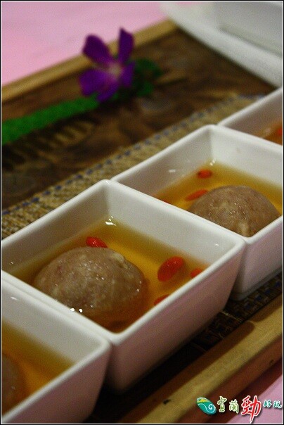 滷肉飯吃到飽！羅東必吃「客人城」無菜單料理，古早味美食吃回阿嬤的廚房。