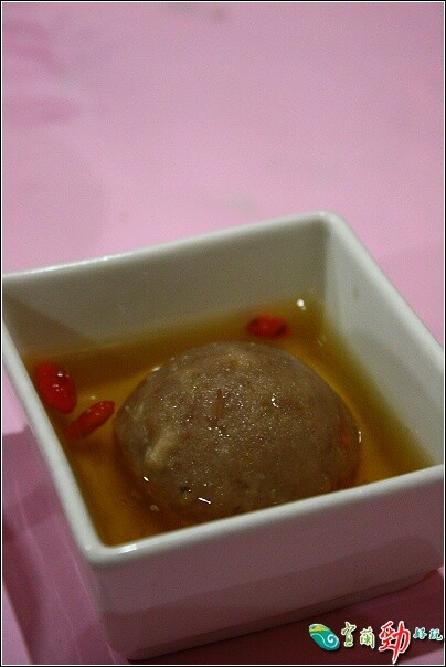 滷肉飯吃到飽！羅東必吃「客人城」無菜單料理，古早味美食吃回阿嬤的廚房。