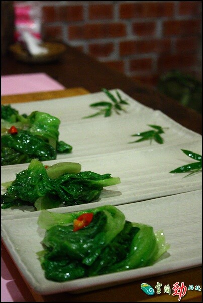 滷肉飯吃到飽！羅東必吃「客人城」無菜單料理，古早味美食吃回阿嬤的廚房。