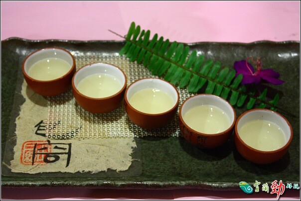 滷肉飯吃到飽！羅東必吃「客人城」無菜單料理，古早味美食吃回阿嬤的廚房。