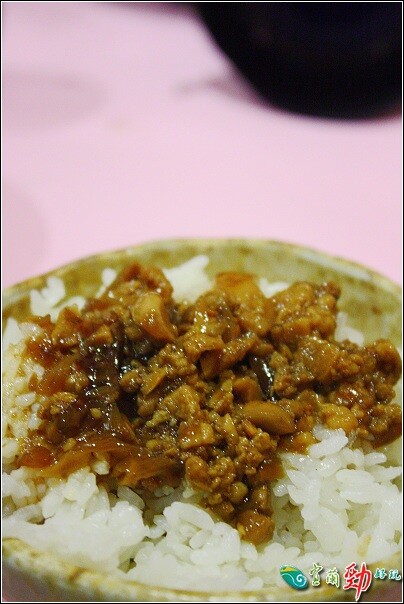 滷肉飯吃到飽！羅東必吃「客人城」無菜單料理，古早味美食吃回阿嬤的廚房。