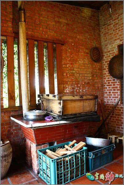 滷肉飯吃到飽！羅東必吃「客人城」無菜單料理，古早味美食吃回阿嬤的廚房。