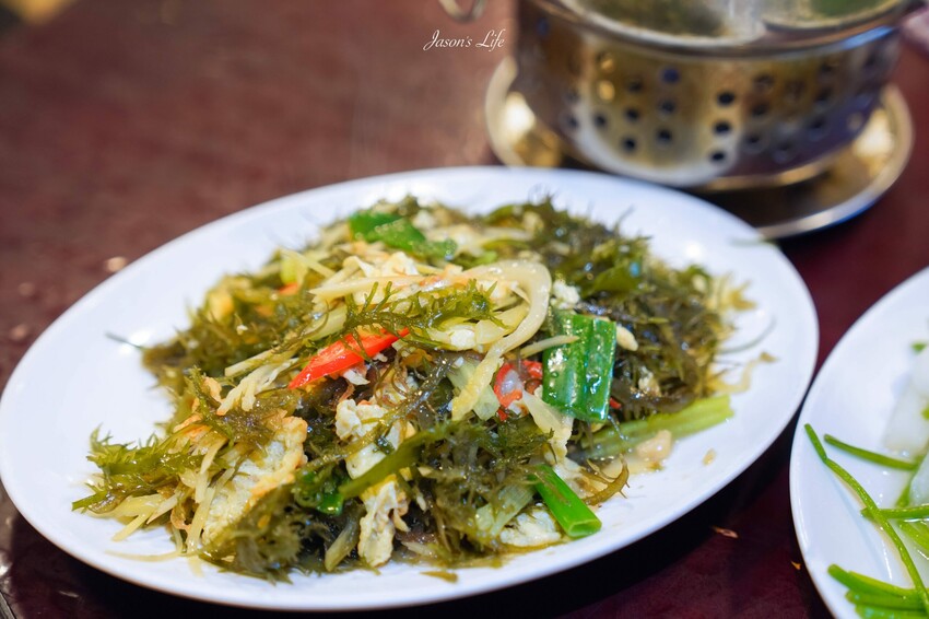 【宜蘭蘇澳│美食】番割田甕缸雞。蘇澳甕仔雞美食推薦,皮脆多汁,西魯肉特色菜,超推薦