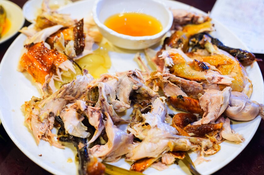 【宜蘭蘇澳│美食】番割田甕缸雞。蘇澳甕仔雞美食推薦,皮脆多汁,西魯肉特色菜,超推薦