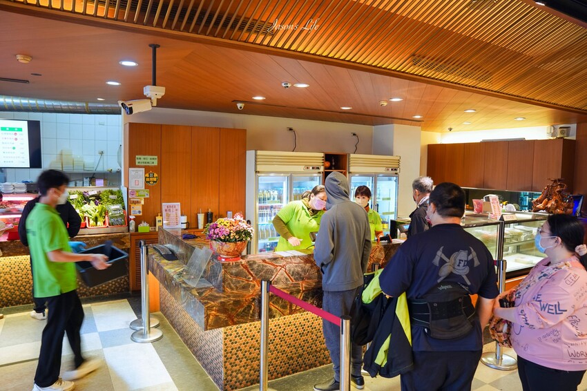 【宜蘭蘇澳│美食】番割田甕缸雞。蘇澳甕仔雞美食推薦,皮脆多汁,西魯肉特色菜,超推薦