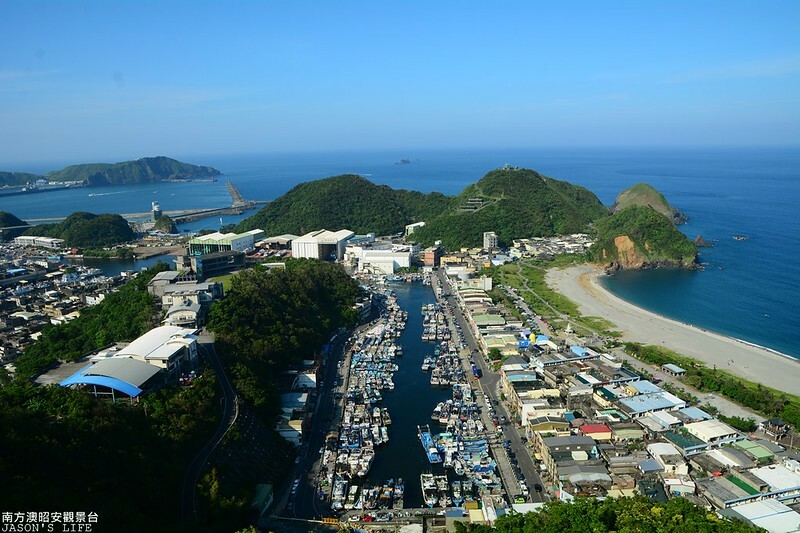 【宜蘭蘇澳│美食】番割田甕缸雞。蘇澳甕仔雞美食推薦,皮脆多汁,西魯肉特色菜,超推薦