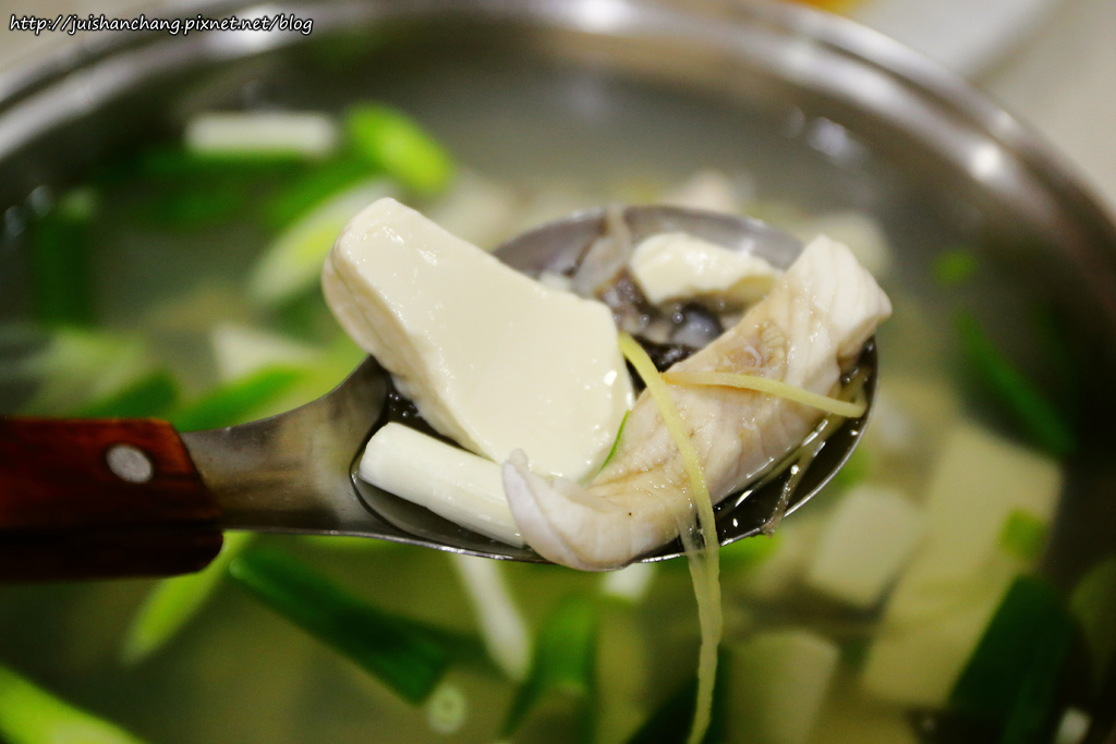 【食║宜蘭】壯圍阿國海鮮～令人意想不到藏在倉庫裡的美食，終於吃到傳說中的海鮮，果然是尚青啦！！！