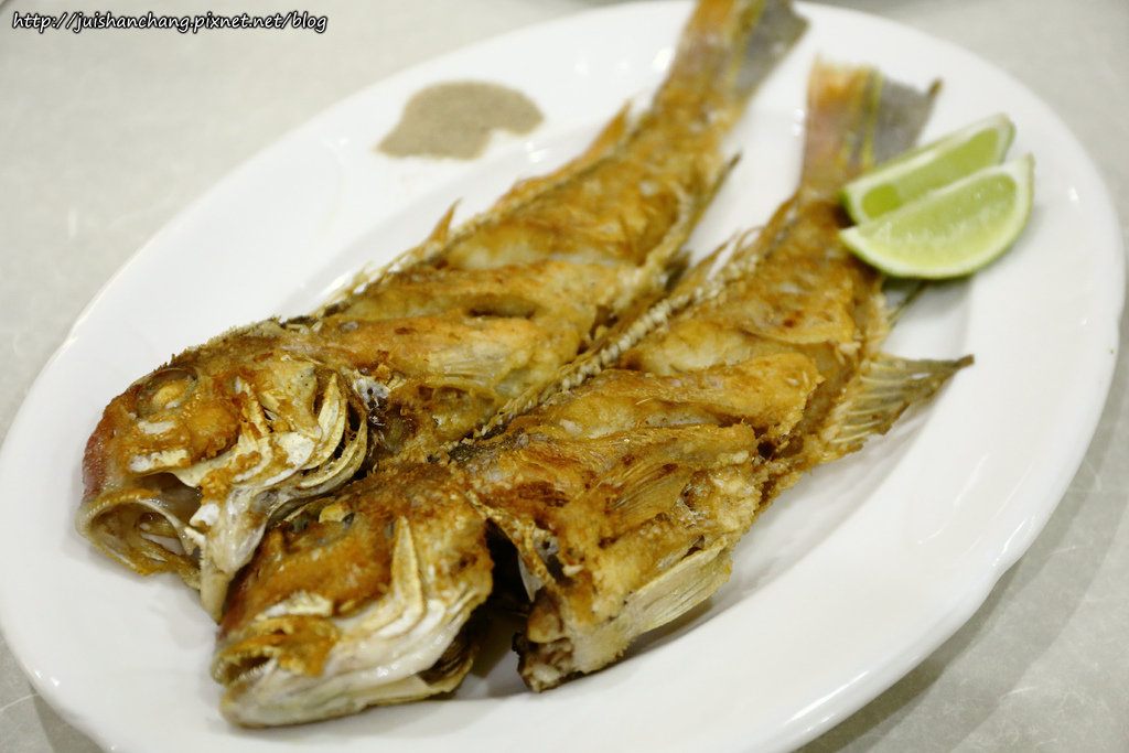 【食║宜蘭】壯圍阿國海鮮～令人意想不到藏在倉庫裡的美食，終於吃到傳說中的海鮮，果然是尚青啦！！！