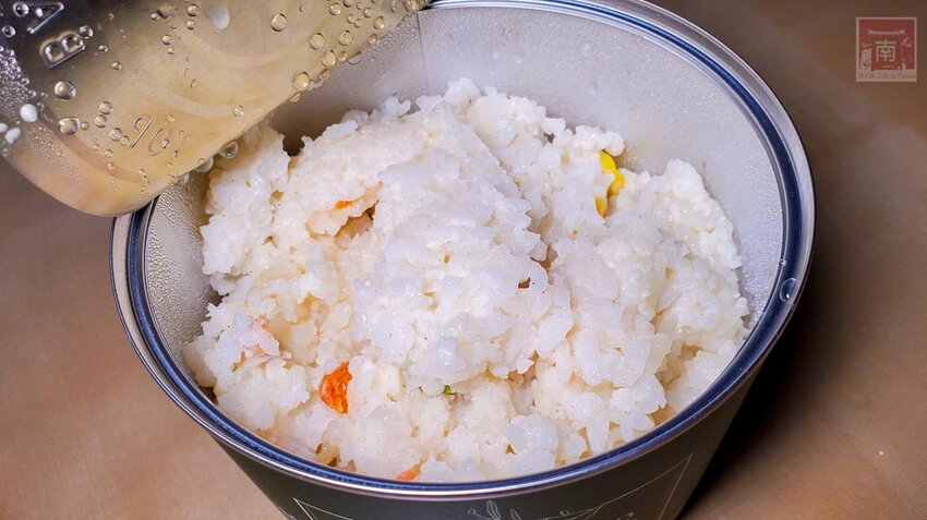 【臺南美食】誰說月底才能吃罐頭｜這罐頭超新奇打開是義大利麵和韓式燒肉飯｜中午限定買一送一共100元｜數量有限賣完為止~寓･永恆外帶便當 - 南人幫