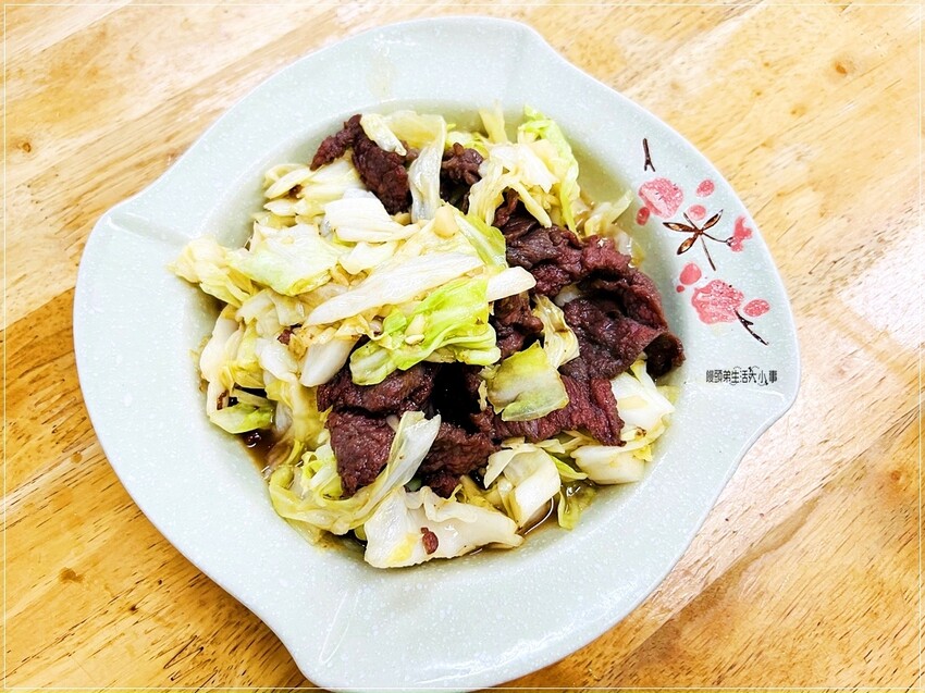 台南市佳里區台南必訪！萬林牛肉湯：白飯免費，超人氣牛肉湯美食