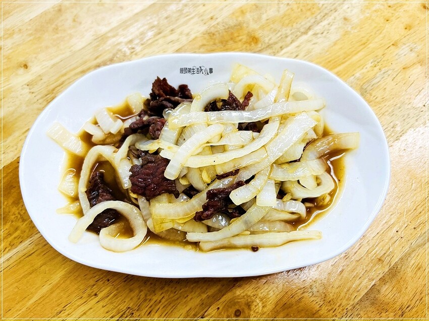 台南市佳里區台南必訪！萬林牛肉湯：白飯免費，超人氣牛肉湯美食