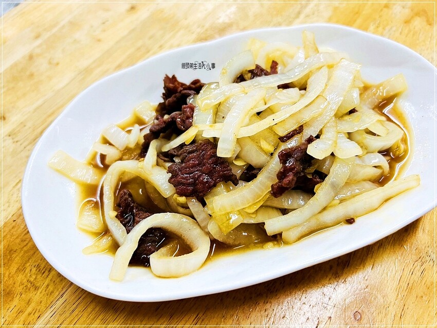 台南市佳里區台南必訪！萬林牛肉湯：白飯免費，超人氣牛肉湯美食