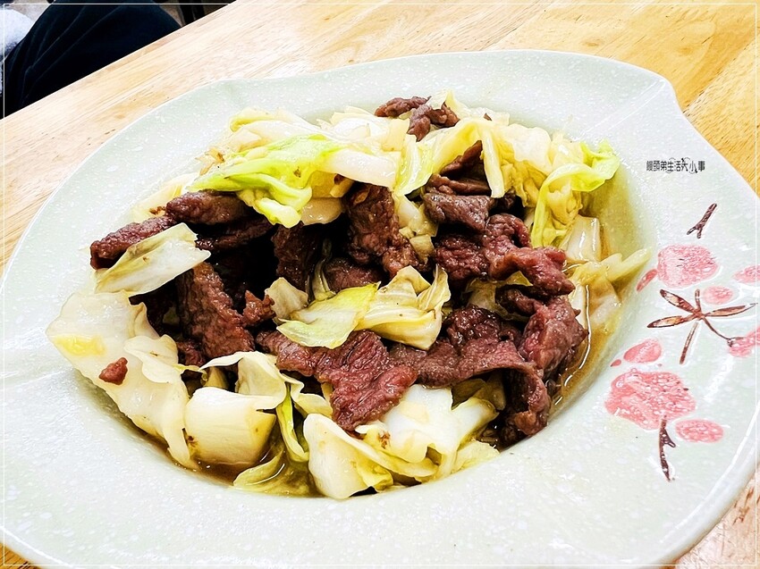 台南市佳里區台南必訪！萬林牛肉湯：白飯免費，超人氣牛肉湯美食