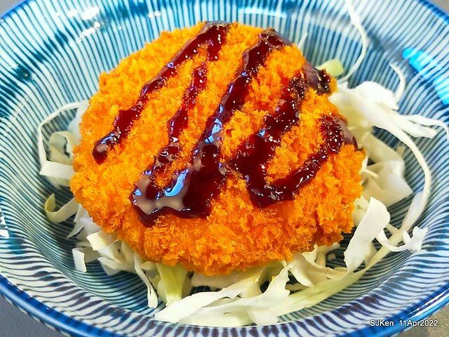 「肌丼先生」壽喜燒舒肥雞湯烏龍與起司可樂餅(Japanese SukiyakiDon Udon noodle & Cheese Korokke), SJKen, Taipei, Taiwan, Apr 11, 2022.