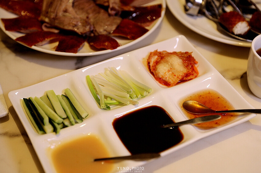 港點&烤鴨控必收!現烤出爐桌邊片皮鴨 鮮美海鮮料理、經典港式點心