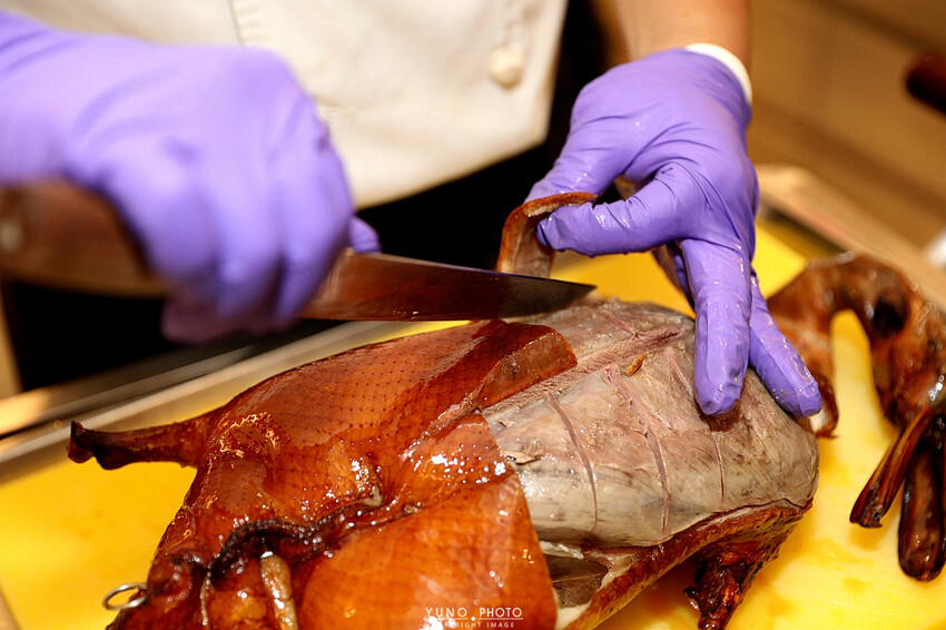 港點&烤鴨控必收!現烤出爐桌邊片皮鴨 鮮美海鮮料理、經典港式點心