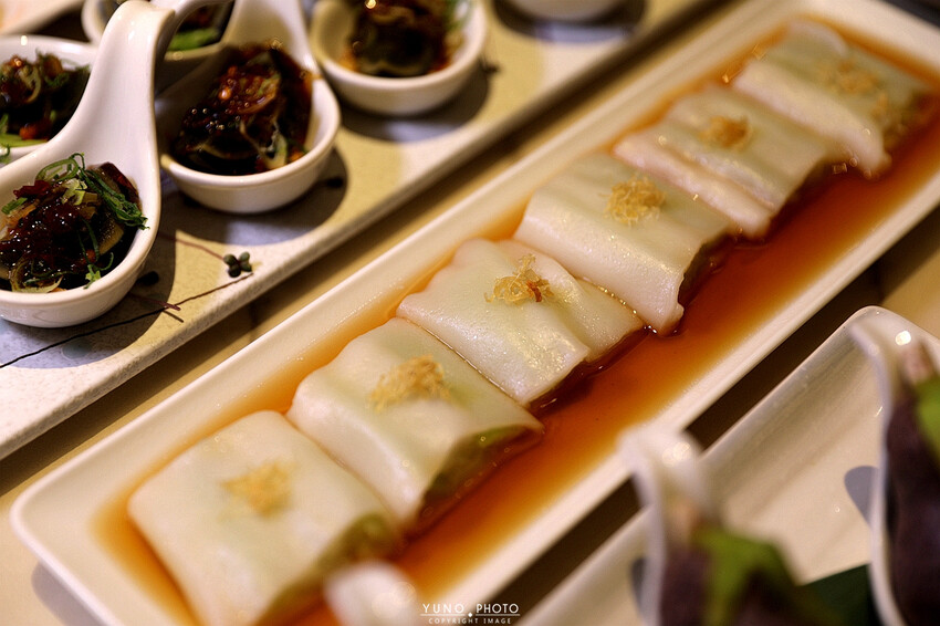 港點&烤鴨控必收!現烤出爐桌邊片皮鴨 鮮美海鮮料理、經典港式點心