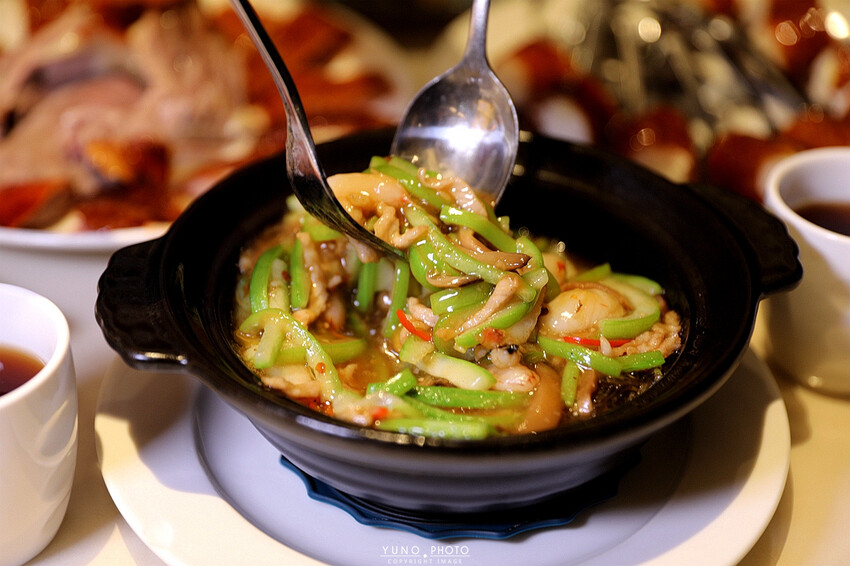 港點&烤鴨控必收!現烤出爐桌邊片皮鴨 鮮美海鮮料理、經典港式點心